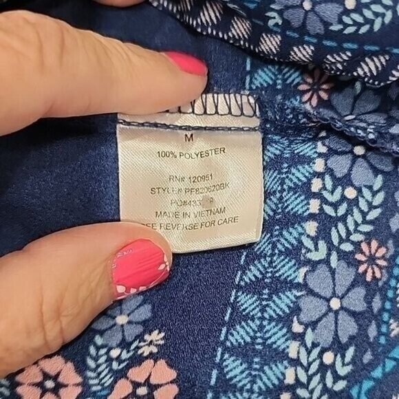 Pink Rose Women's Blue and Pink Floral 3/4 Tab Sleeve V Neck Top, Medium - Picture 5 of 8